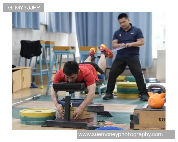 以举重运动员为核心的训练与心理调适研究：从技术突破到心理素质提升