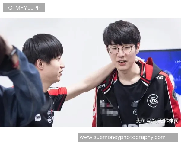 和平精英赛场分析EDG战队防守反击策略的优劣势探讨